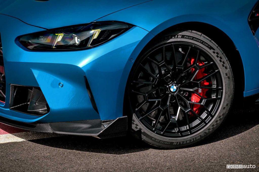 BMW M3 CS Touring cerchi da 19" e pinze freni rosse