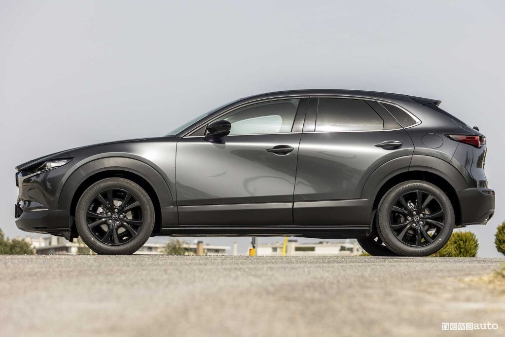 Mazda CX-30 Homura laterale