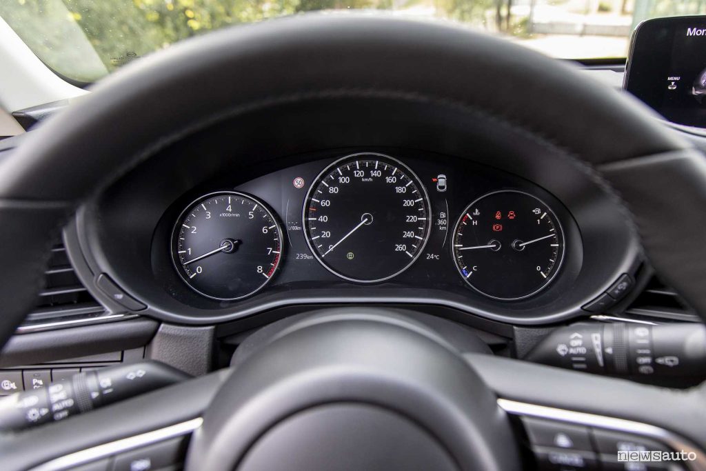 Mazda CX-30 Homura display quadro strumenti