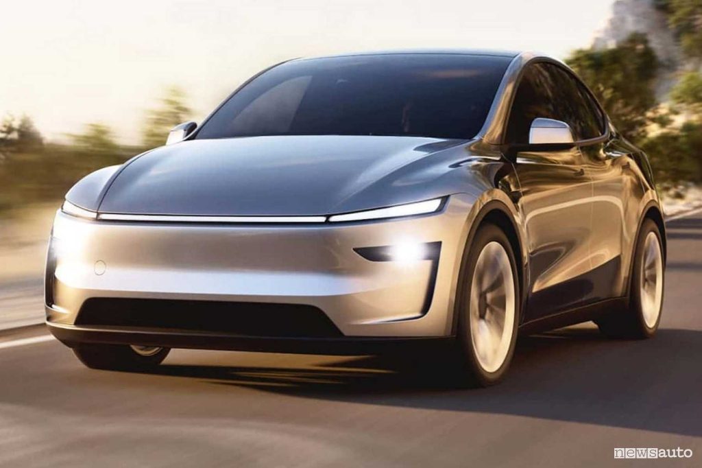 Tesla Model Y 2025 su strada