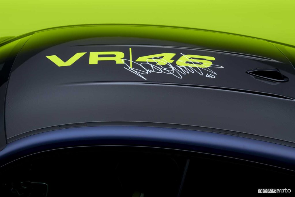 BMW M4 CS Edition VR46 Style tetto