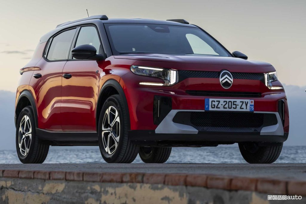 Citroen e-C3 Aircross Max anteriore 3/4