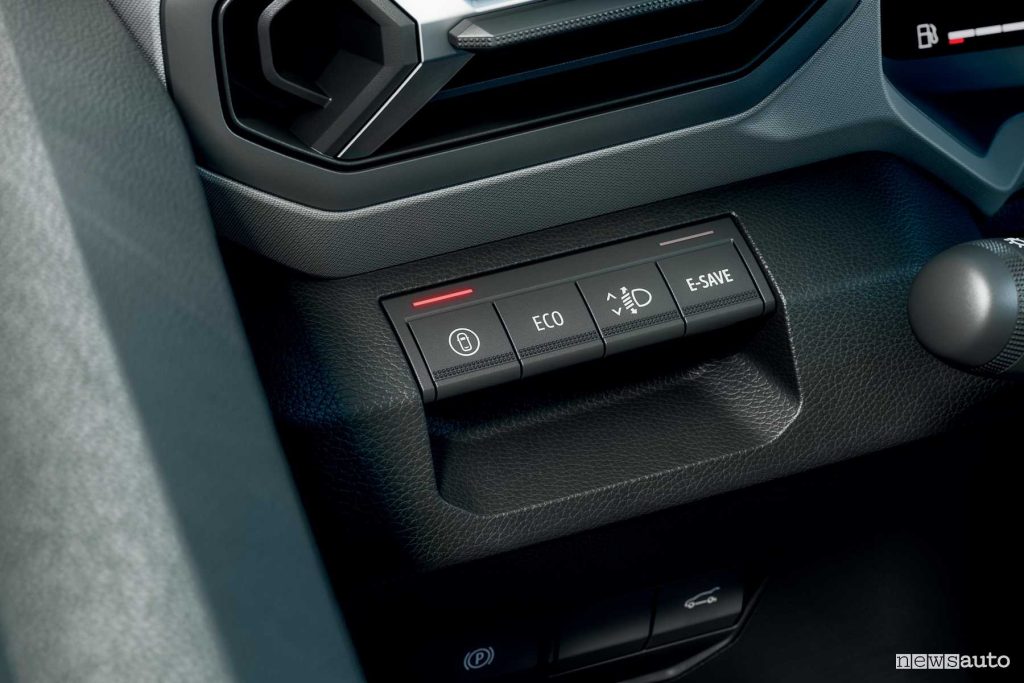 Pulsante “My Safety” comandi della Dacia Jogger