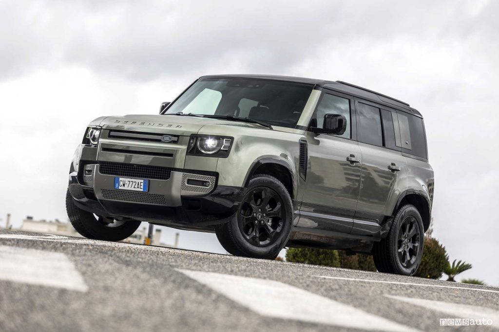 Land Rover Defender 110 anteriore 3/4