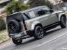 Land Rover Defender 110 su strada