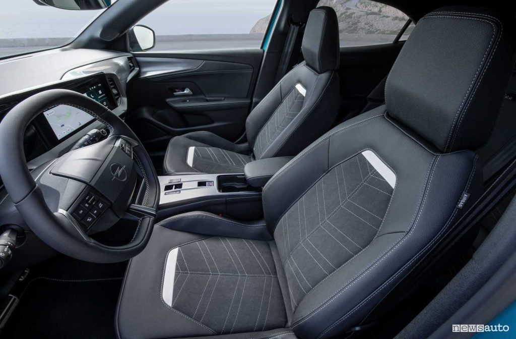 Opel Mokka Electric sedili anteriori abitacolo