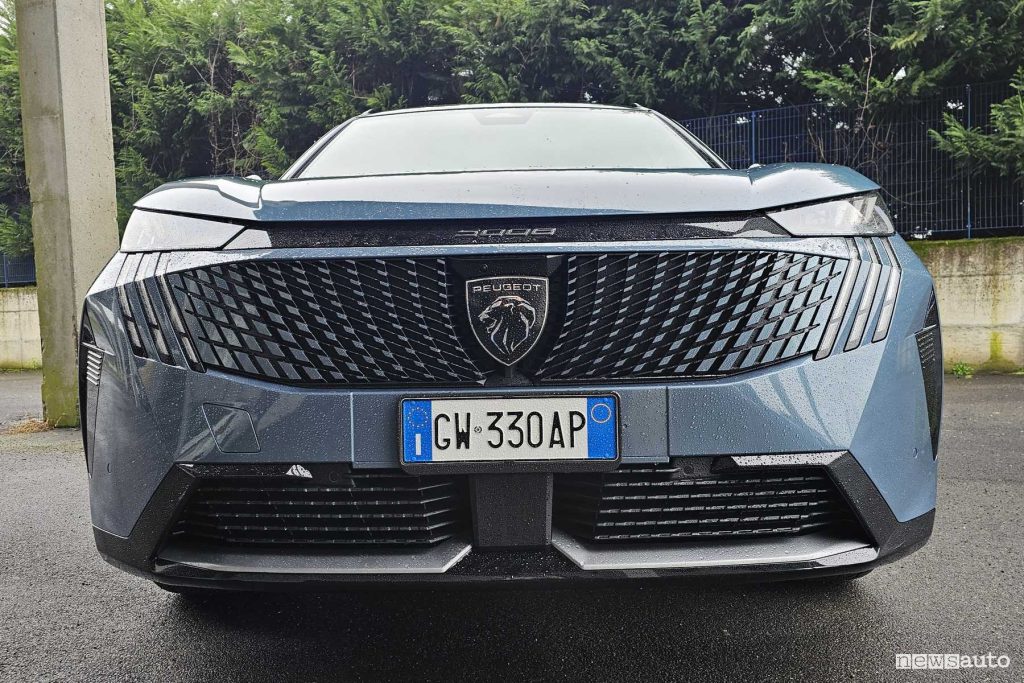 Peugeot E-5008 griglia anteriore