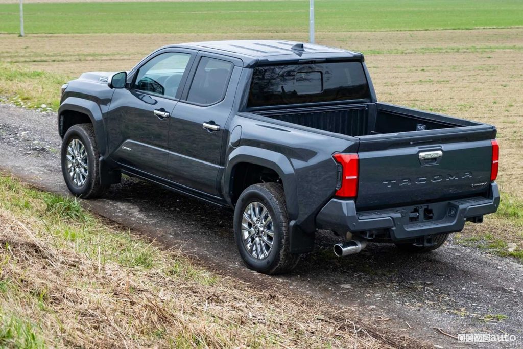 Toyota Tacoma posteriore 3/4