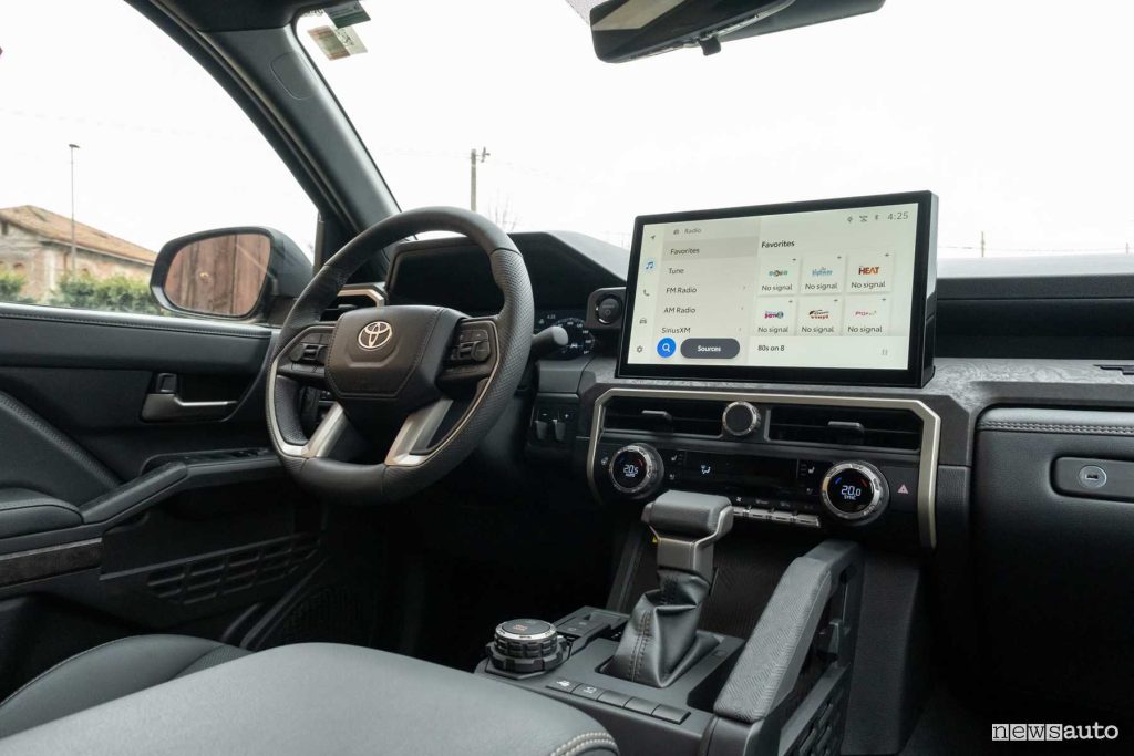 Toyota Tacoma display infotainment da 14"