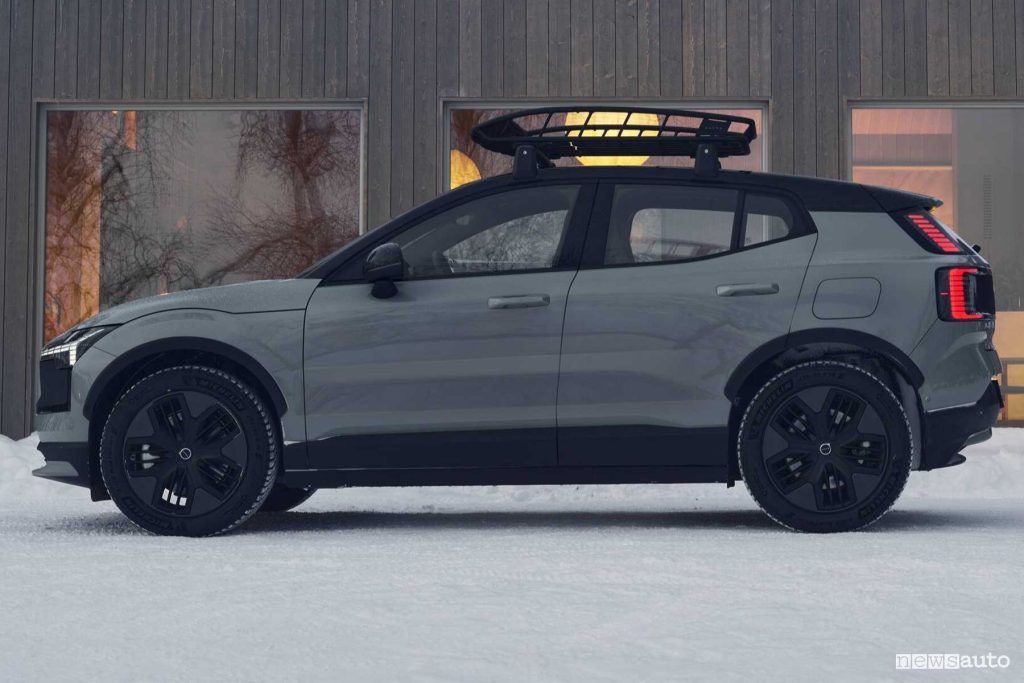 Volvo EX30 Cross Country laterale