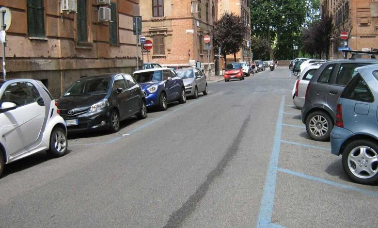 Parcheggi strisce blu a Roma
