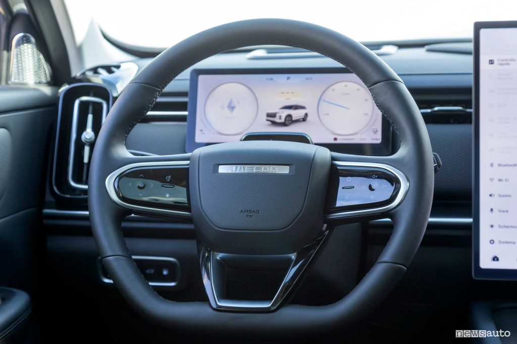 Jaecoo 7 Super Hybrid volante abitacolo