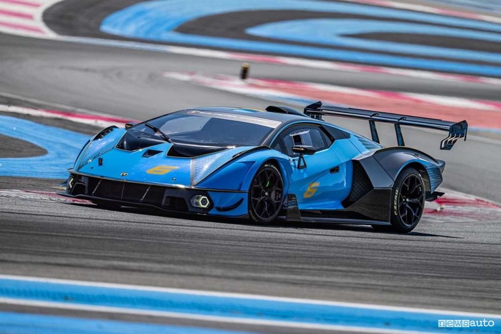 Lamborghini Essenza SCV12 hypercar per la pista