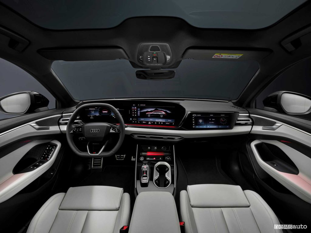 L'abitacolo rinnovato della nuova Audi A6 Avant, la vista della plancia, i sedili, il volante ed una vista globale che rende l'idea della grande raffinatezza degli interni.