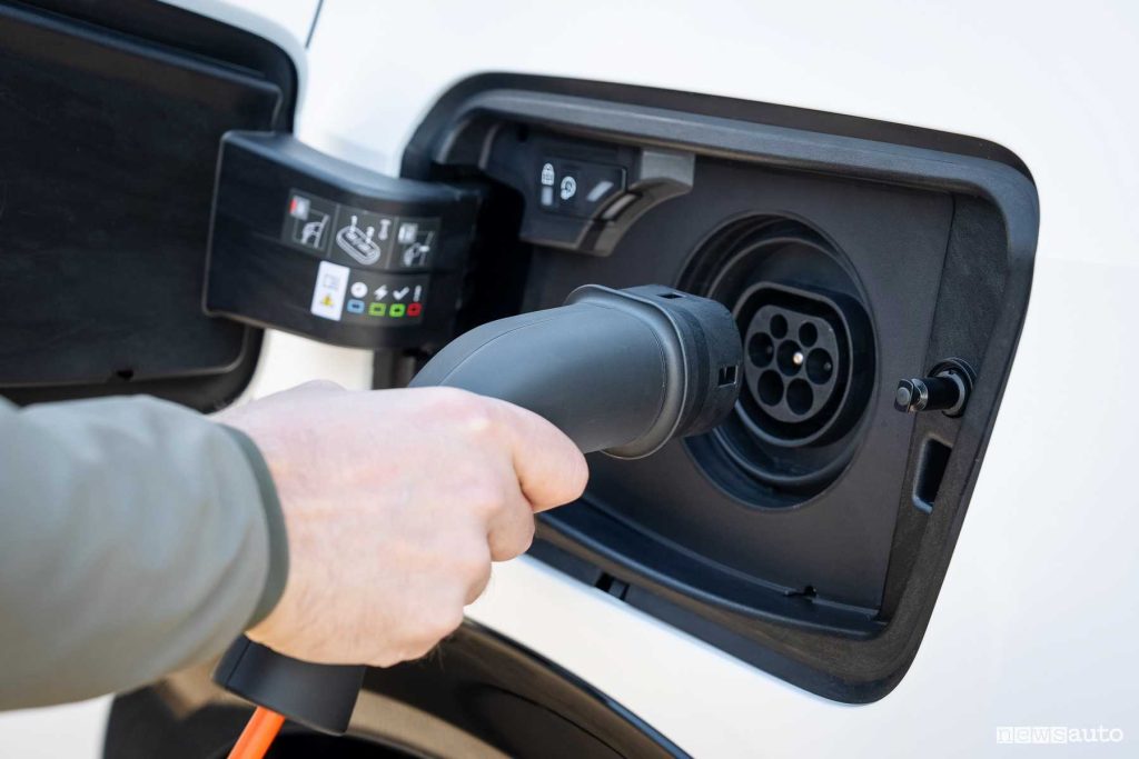 Opel Grandland ibrido plug-in cavo per la carica in AC