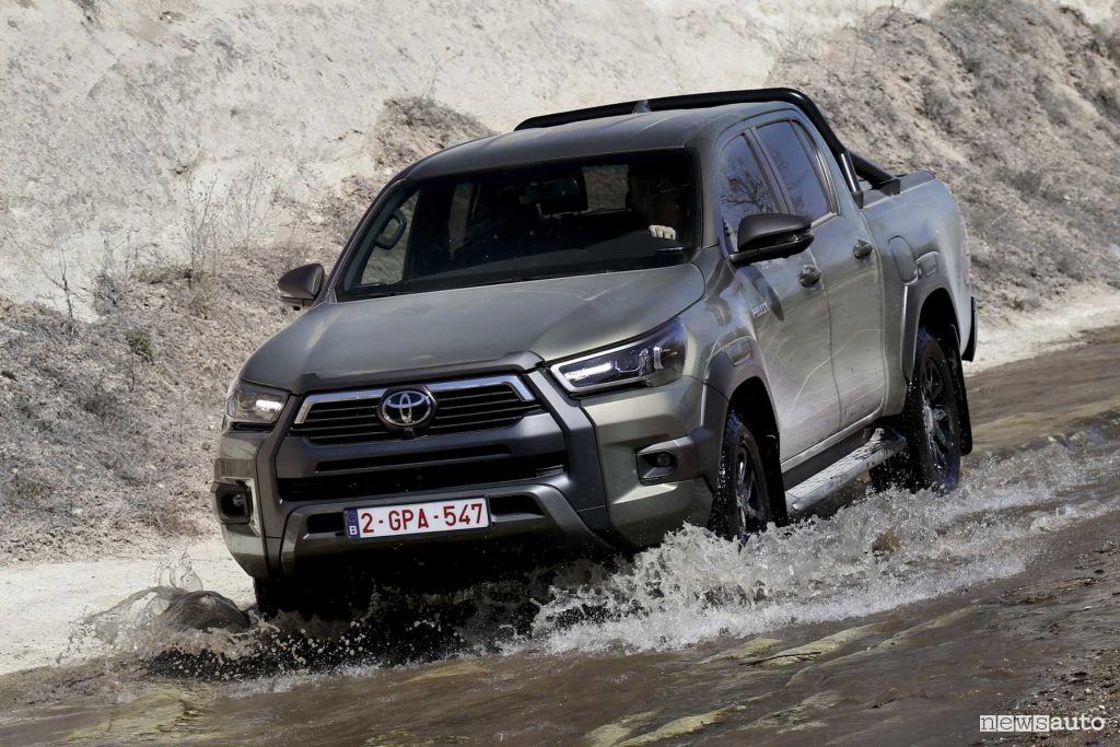 Toyota Hilux Hybrid 48 Volt guado