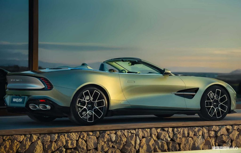 Aston Martin Vanquish Volante posteriore 3/4