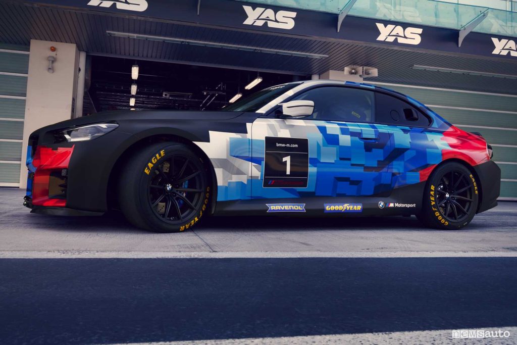 BMW M2 Racing laterale