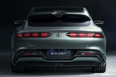 Denza Z9 GT posteriore firma luminosa