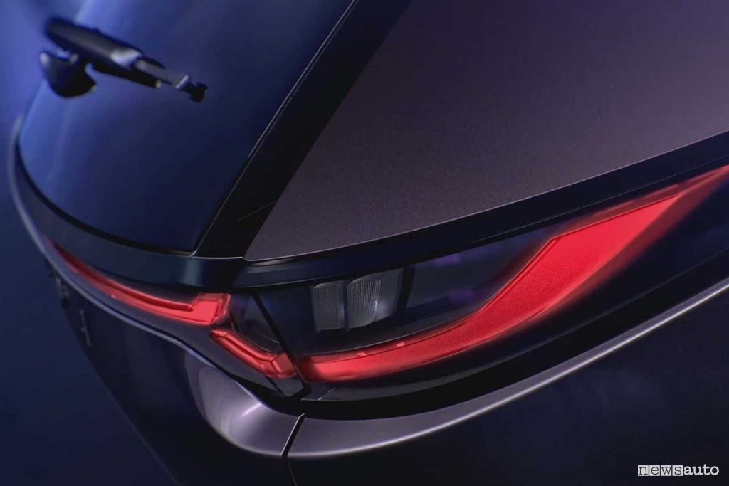 Mazda EZ-60 faro posteriore