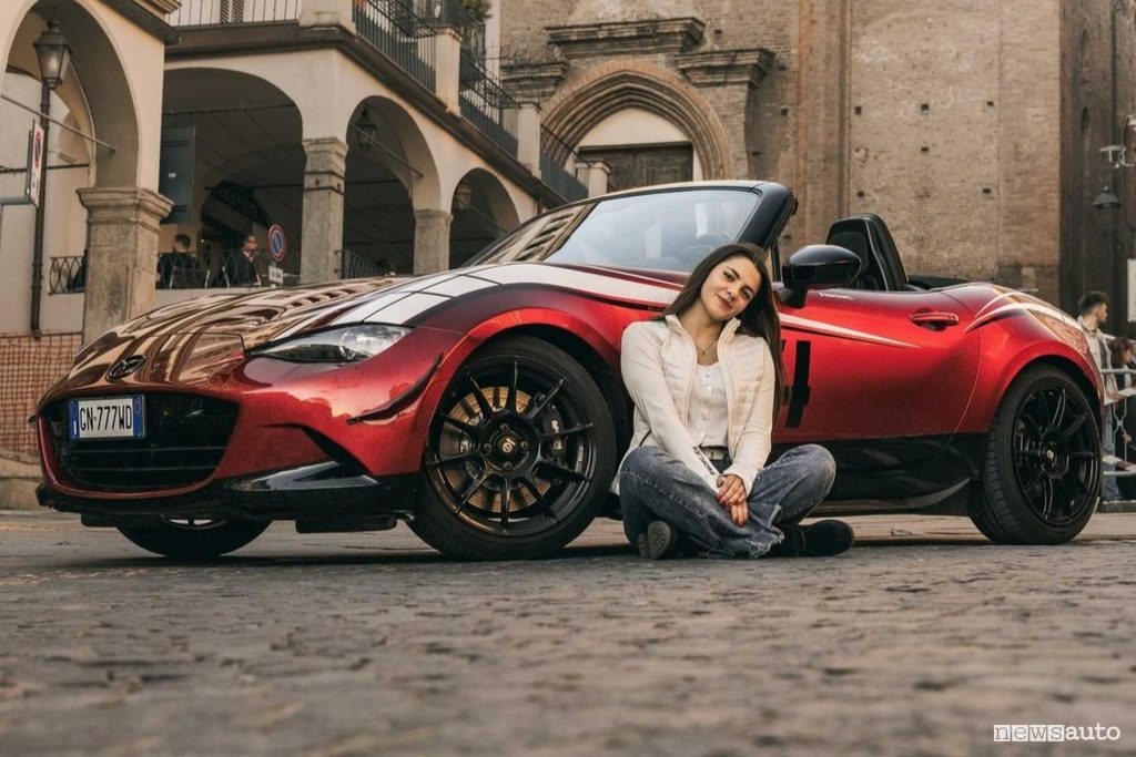Federica Levy con la Mazda MX-5