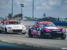 Sally Mott in pista nella Mazda MX-5 Cup
