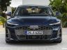 Audi A6 berlina frontale firma luminosa