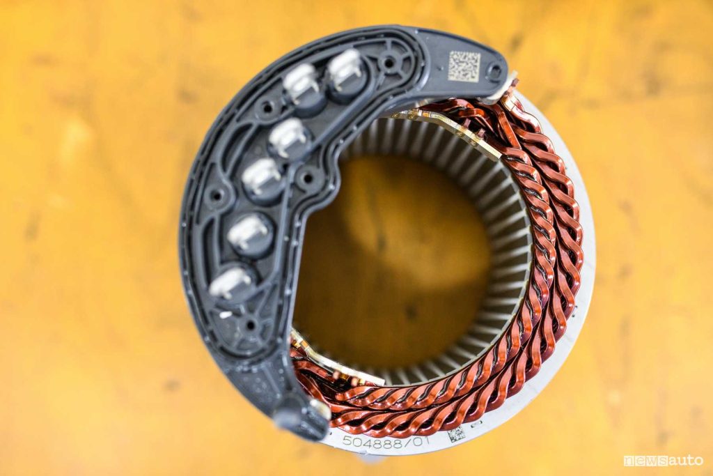 Particolare statore motore elettrico cambio eDCT Stellantis