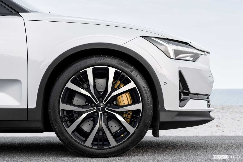 Polestar 2 2026 cerchi da 20", pinze freno