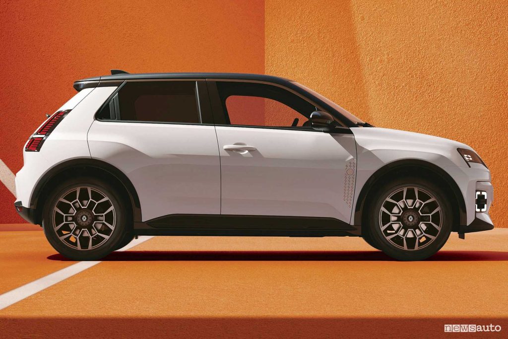 Renault 5 E-Tech Electric Roland-Garros livrea Bianco Nacré/tetto nero