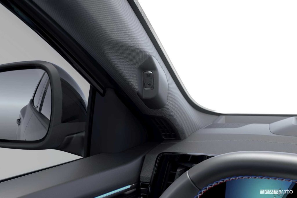 Renault Austral restyling telecamera per il riconoscimento del conducente