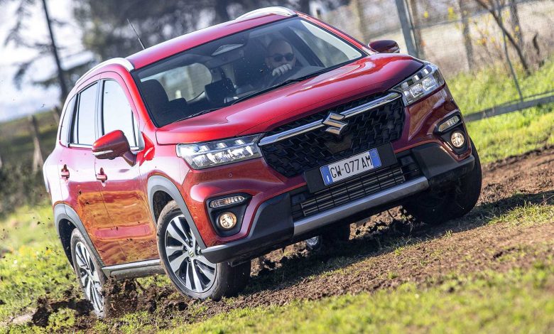 Suzuki S-Cross Hybrid 1.4 AllGrip in derapata sullo sterrato