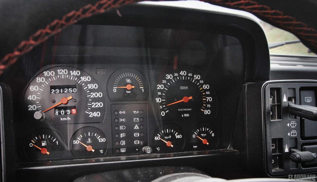 Quadro strumenti della Fiat Uno Turbo