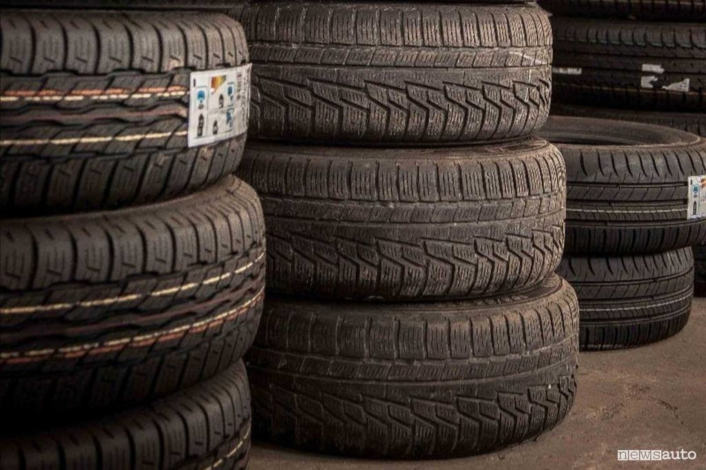 abbonamento Service Plus myHyundai per il montaggio di pneumatici invernali estivi