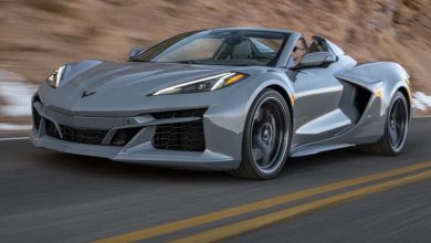 Chevrolet Corvette E-Ray Convertible su strada