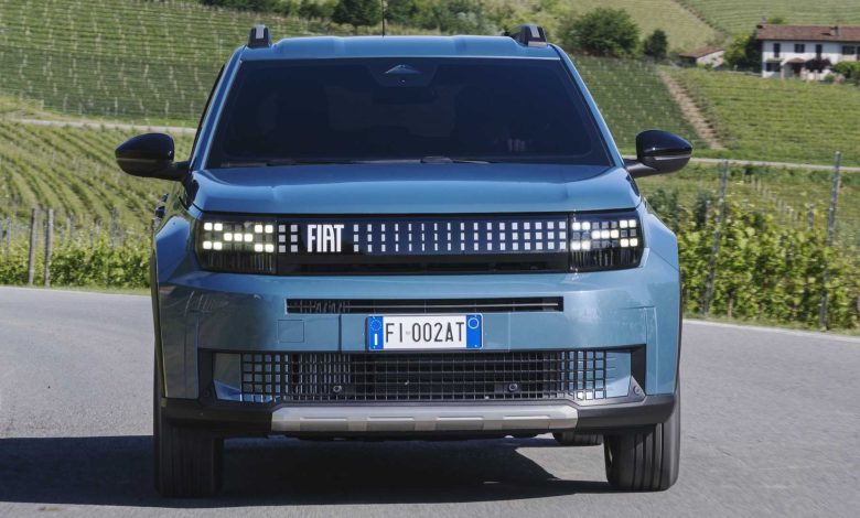 Fiat Grande Panda Hybrid Icon su strada