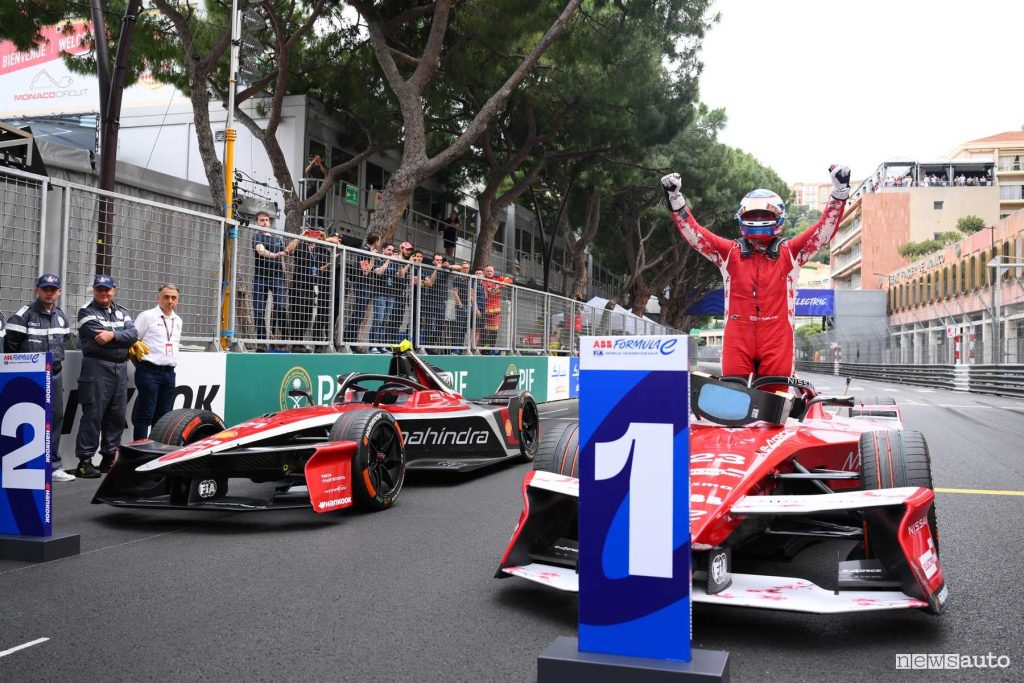 Oliver Rowland (Nissan) è al comando della classifica piloti di Formula E 2025