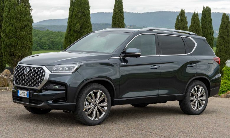 KGM Rexton anteriore 3/4