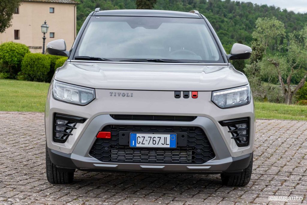 KGM Tivoli frontale