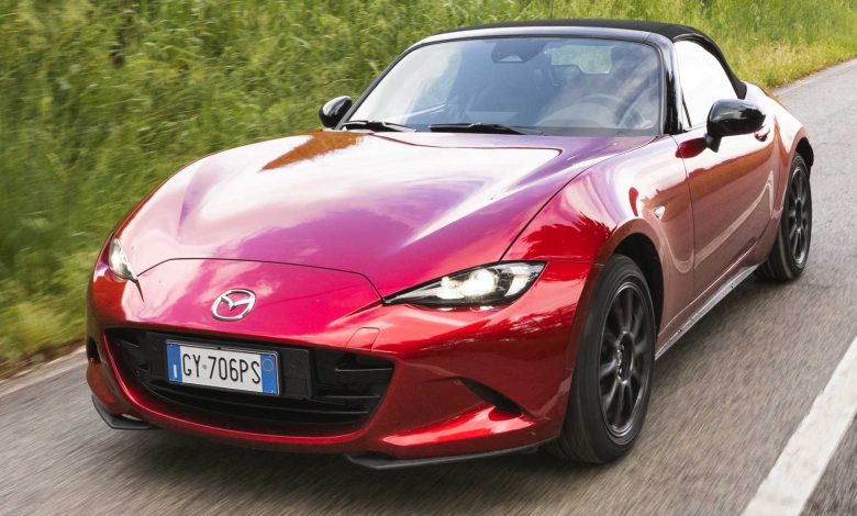 La Mazda MX-5 1.5 Prime Line 132 CV 6MT Soft Top scende di prezzo ed è in offerta con permuta e con finanziamento Mazda Advantage.