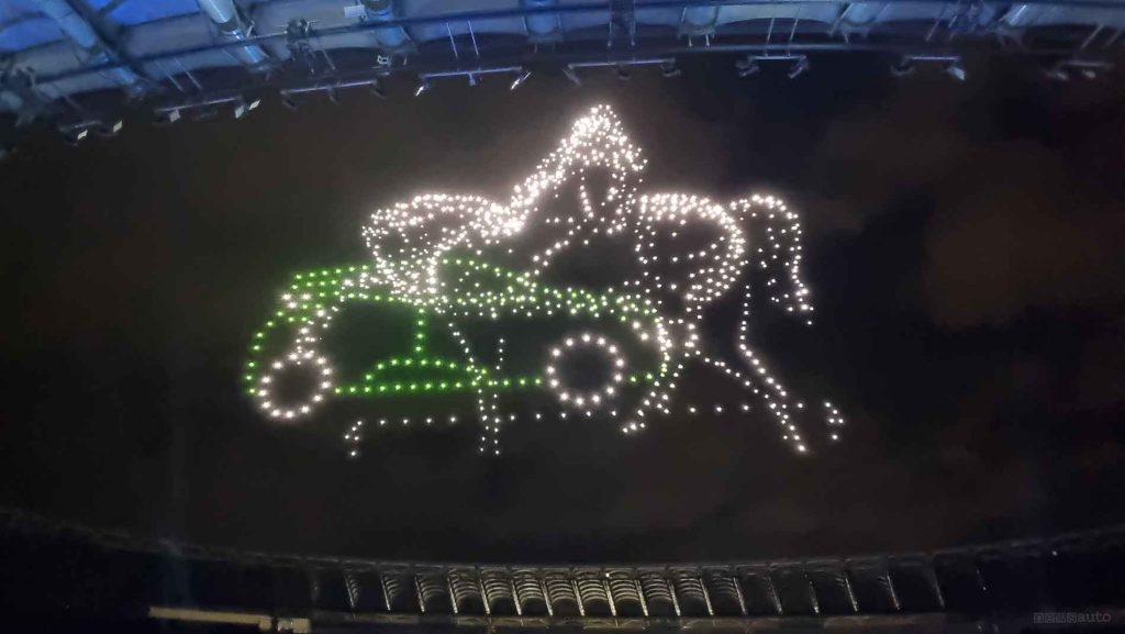 Cavallo ed auto 