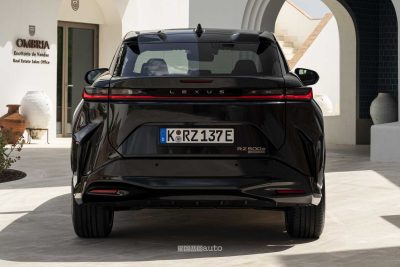 Lexus RZ 500e Luxury posteriore
