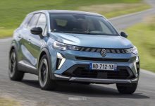 Renault Symbioz full hybrid E-Tech Iconic su strada