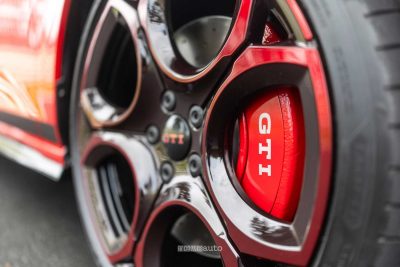 Volkswagen Golf GTI Edition 50 dettagli pinze freno rosse