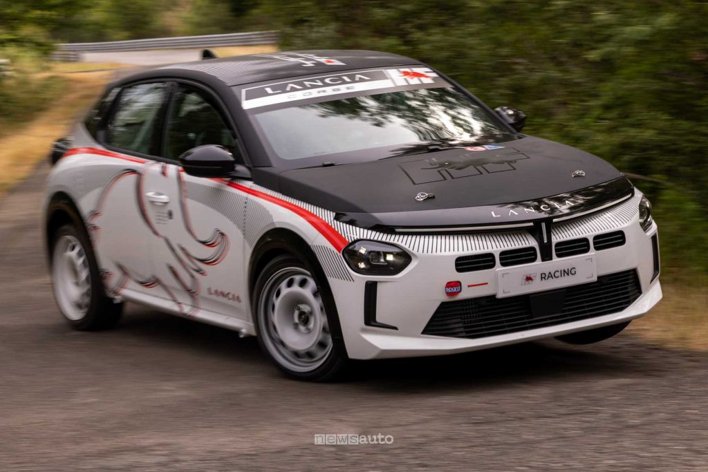 Lancia Ypsilon HF Racing in azione