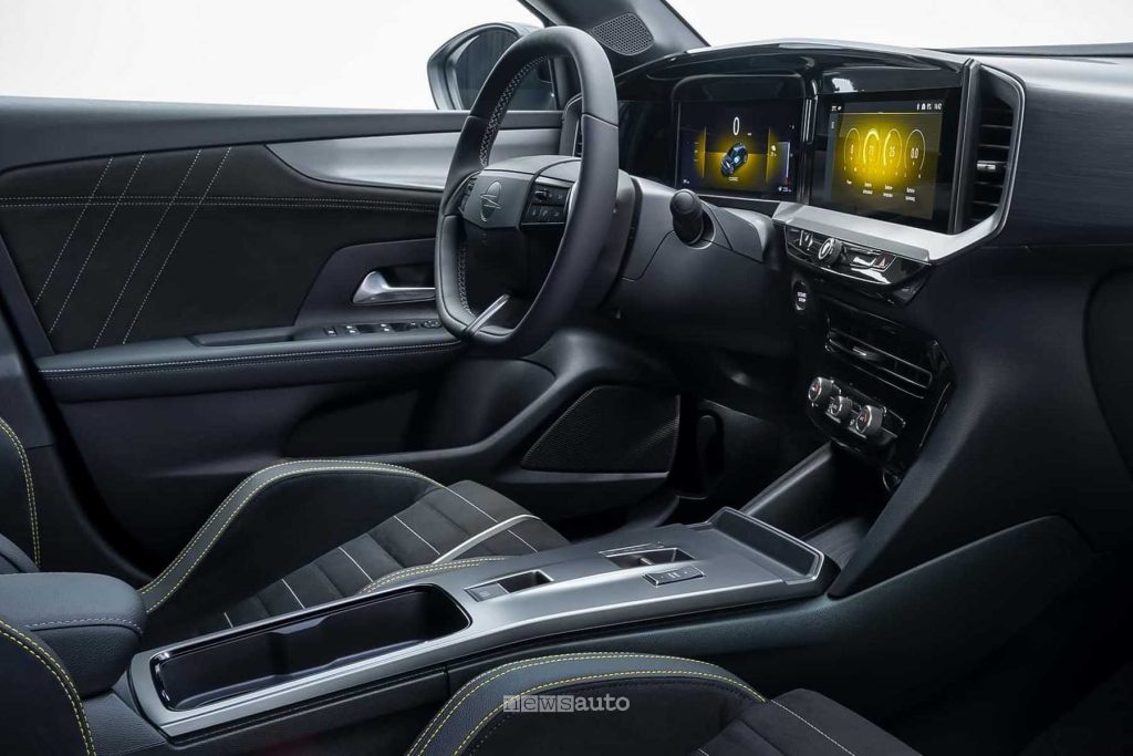 Opel Mokka GSE posto di guida