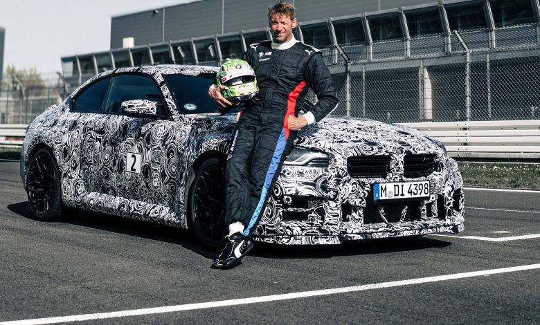 La BMW M2 CS con l’ingegnere BMW M Jörg Weidinger al volante è l'auto compatta più veloce al Nürburgring 