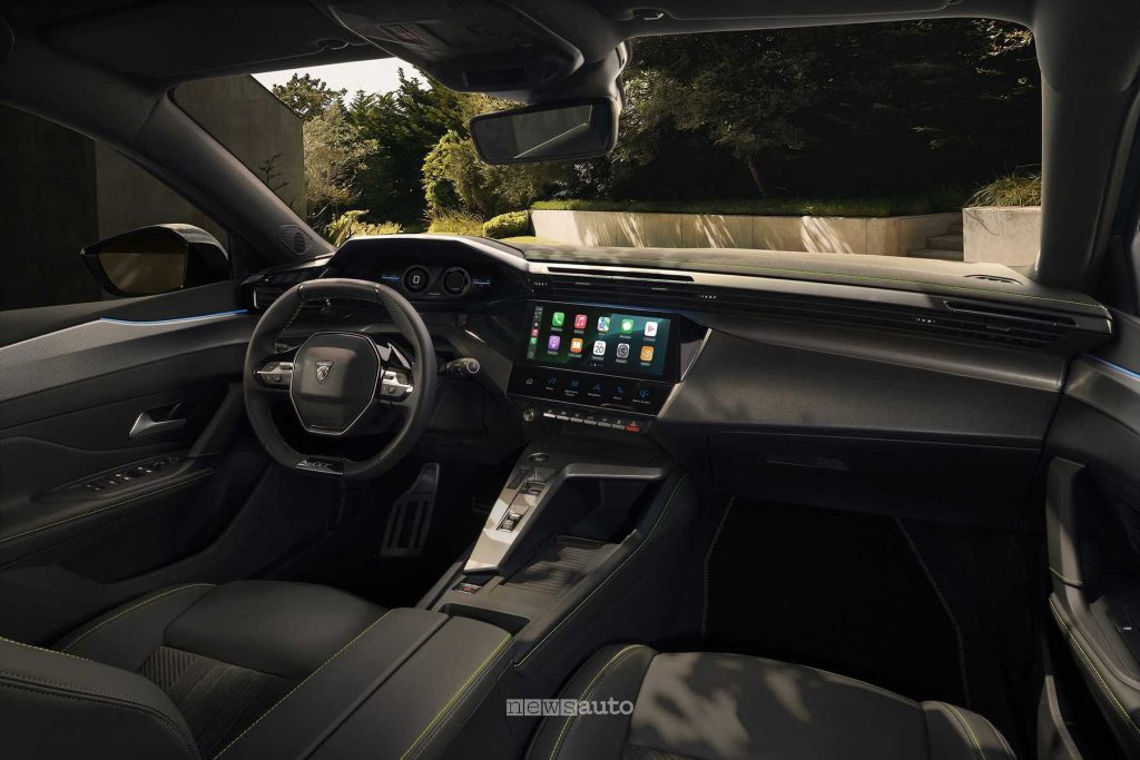 Nuova Peugeot E-308 plancia abitacolo