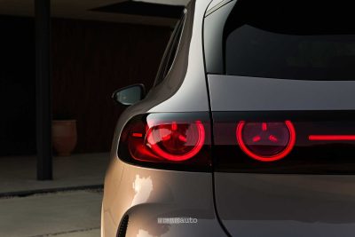 Nuova Mercedes GLC faro posteriore firma luminosa