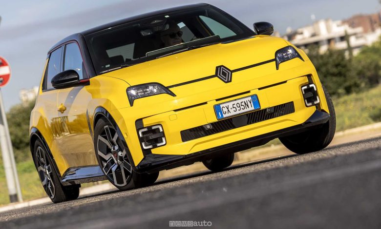 Renault 5 E-Tech Electric test su strada